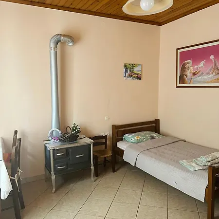 Anastasia's Nyaraló
