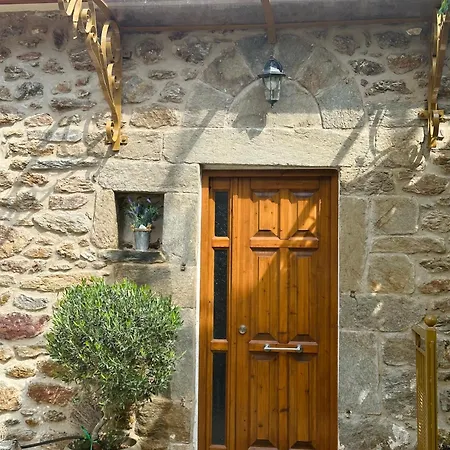 Anastasia's Nyaraló
